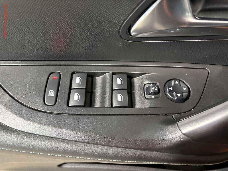 Peugeot 2008 (2021) 1.2PT, 1.maj,ČR, servis - fotka 12 z 16