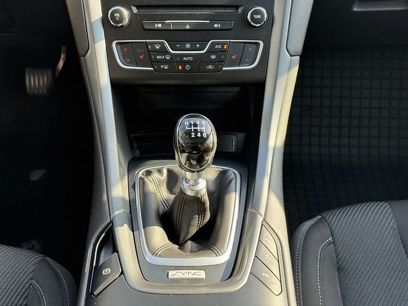 Ford Mondeo (2017) 1.5 TDCi 88kW Titanium - fotka 19 z 33
