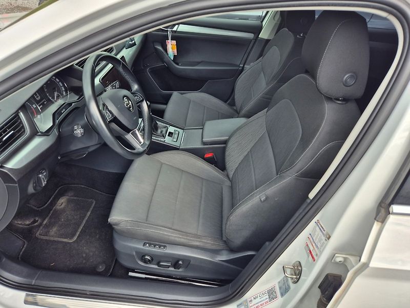 Škoda Superb (2017) 2.0 TDI Navi,Xenony,TOP - fotka 26 z 42
