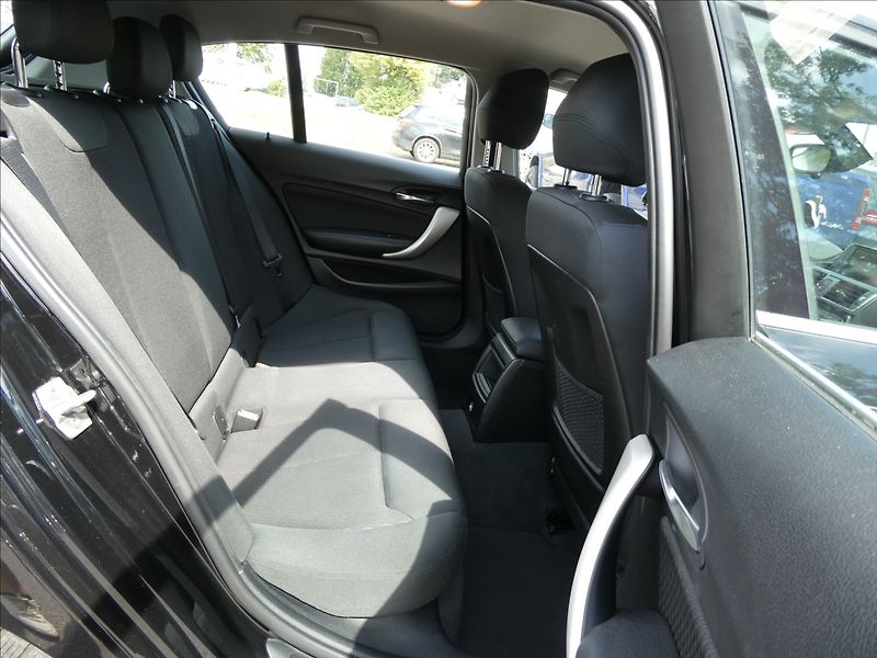 BMW Řada 1 1,5 116i 80kW koupeno v ČR - fotka 26 z 39
