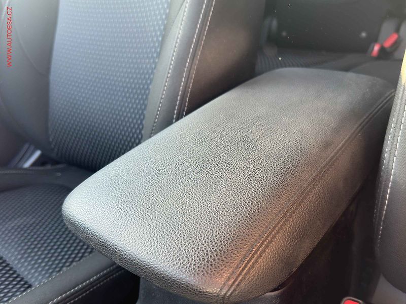 Mitsubishi Outlander (2017) 2.0 MIVEC, Edition, AT, TZ - fotka 18 z 20