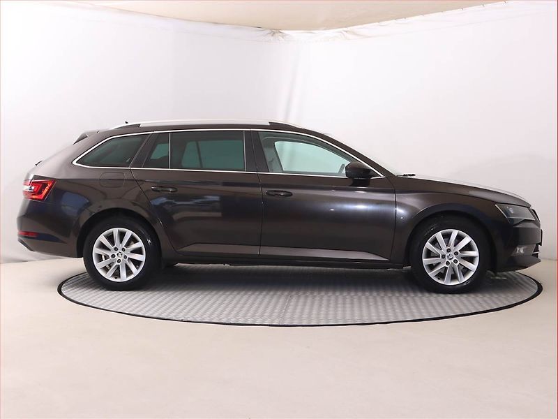 Škoda Superb (2016) Style Plus 2.0 TDI, 4X4 - fotka 6 z 24