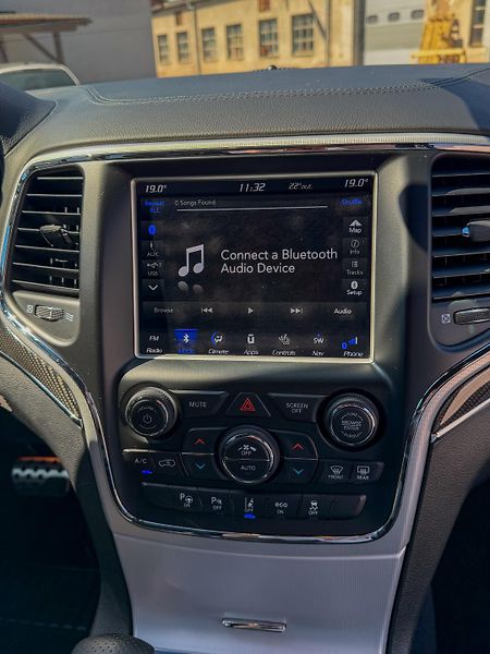 Jeep Grand Cherokee (2018) SRT 6.4 hemi V8 - fotka 12 z 20