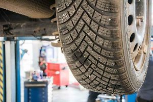 Pneumatiky na autě musí splňovat pravidla.