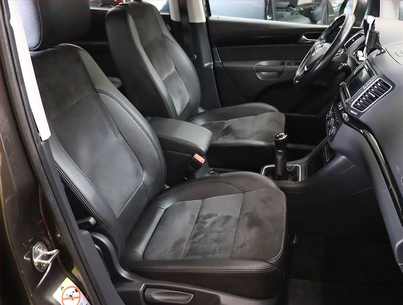 Volkswagen Sharan (2020) 1.4 TSI - fotka 9 z 22