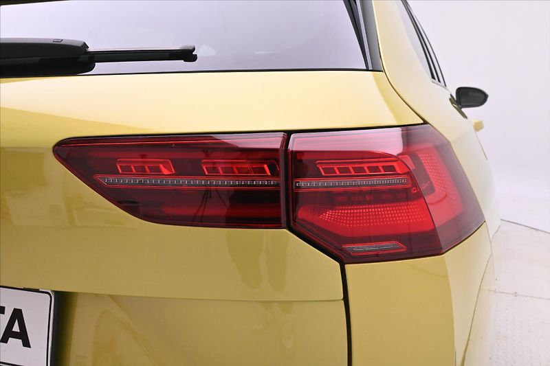 Volkswagen Golf 2,0 TDI 110 kW Life Záruka až - fotka 31 z 32