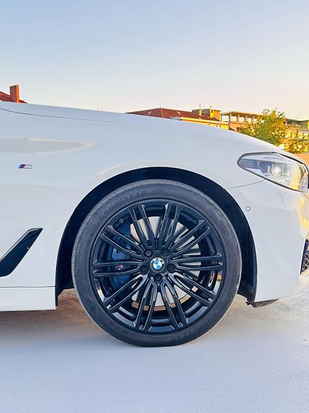 BMW Řada 5 (2018) - fotka 17 z 41