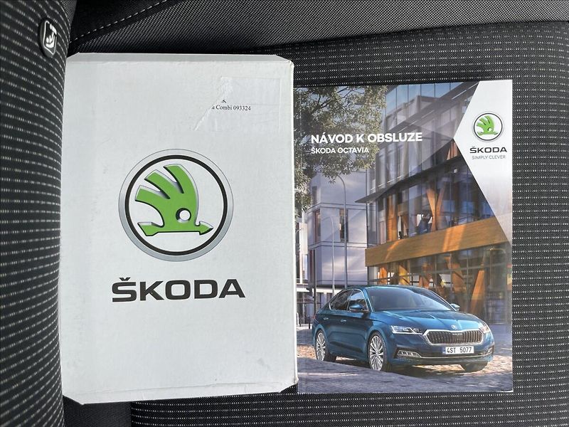 Škoda Octavia 2,0 TDI Combi Ambition Plus - fotka 19 z 24