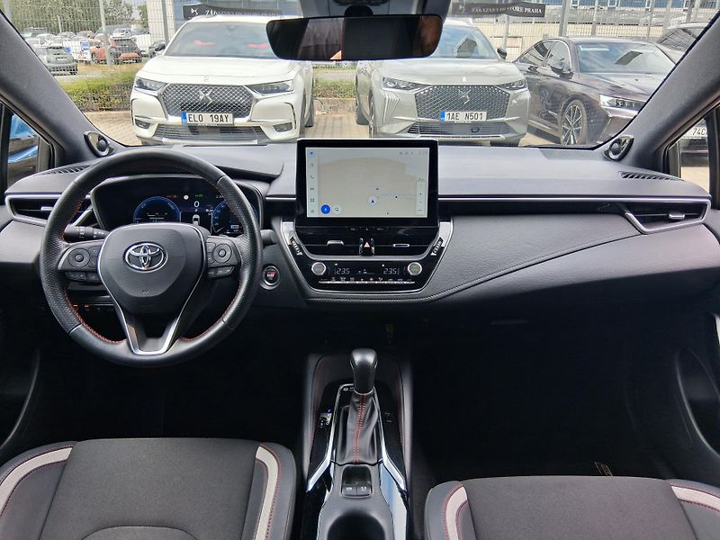 Toyota Corolla GR DYNAMIC JBL 2.0 Hyb. 144 kW - fotka 2 z 31