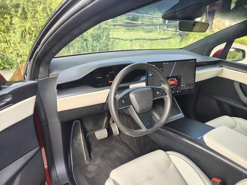 Tesla Model X (2025) - fotka 2 z 13