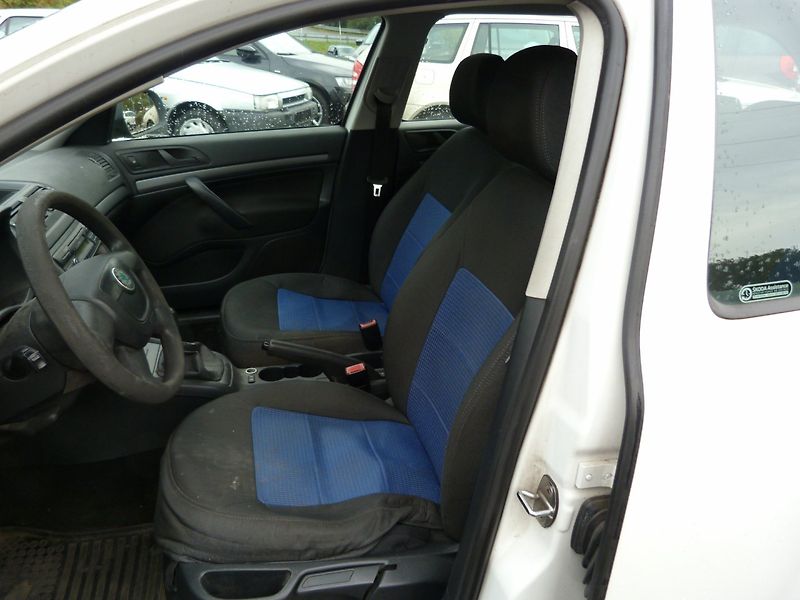 Škoda Octavia 2.0TDI DPH - fotka 10 z 16