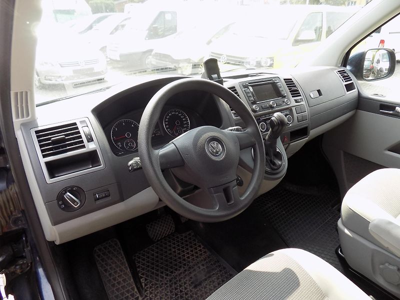 Volkswagen Caravelle 2,0 TDI 103 KW COMFORT NAVI - fotka 19 z 45
