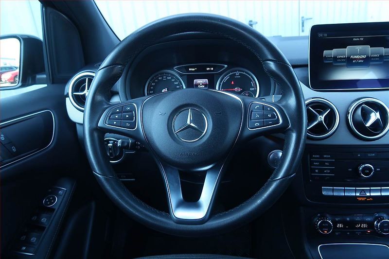 Mercedes-Benz Třídy B (2018) B 250 e, Automat, Navi - fotka 19 z 26