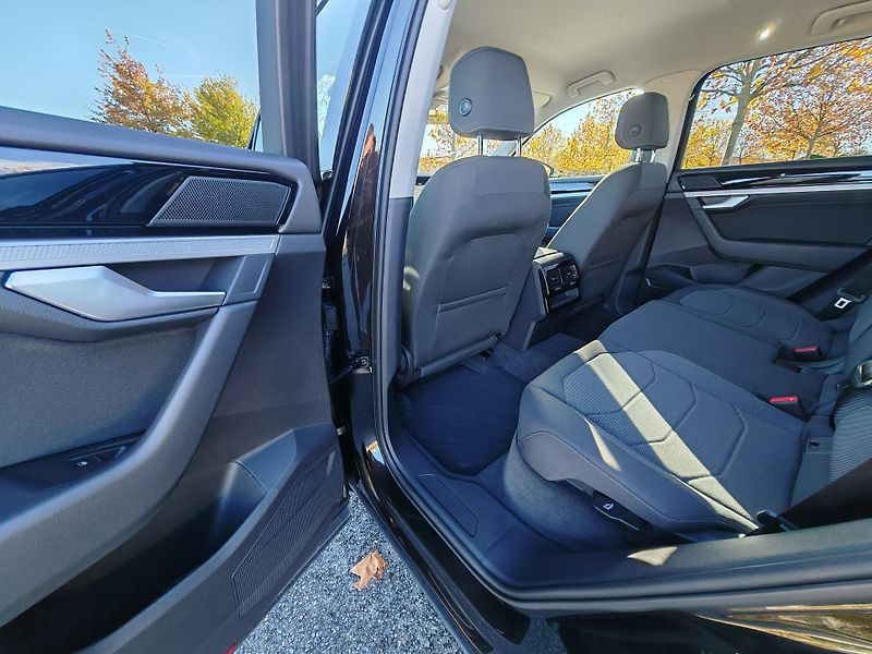 Volkswagen Touareg (2022) ČR, 1.majitel, tažné, servis - fotka 16 z 38
