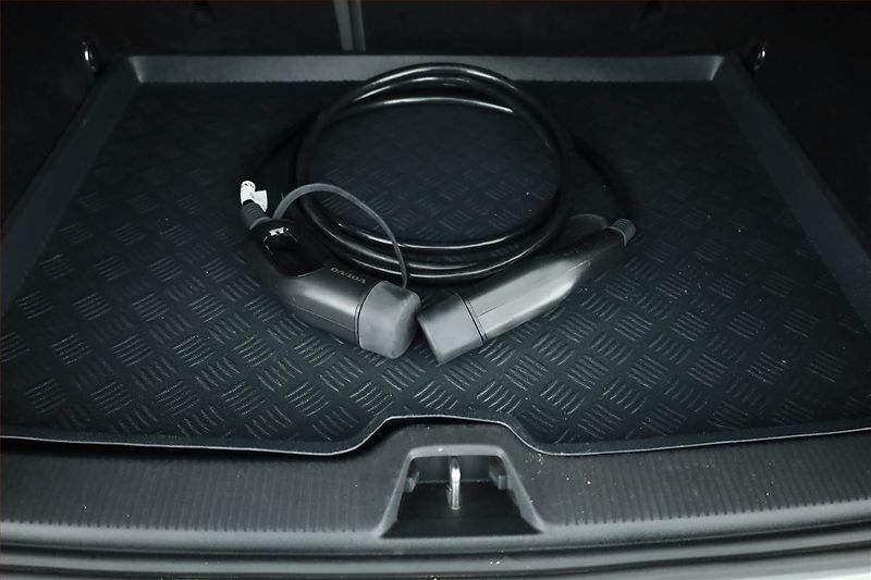 Volvo EX30 (2024) 69kWh Single Motor, SoH 97% - fotka 16 z 19