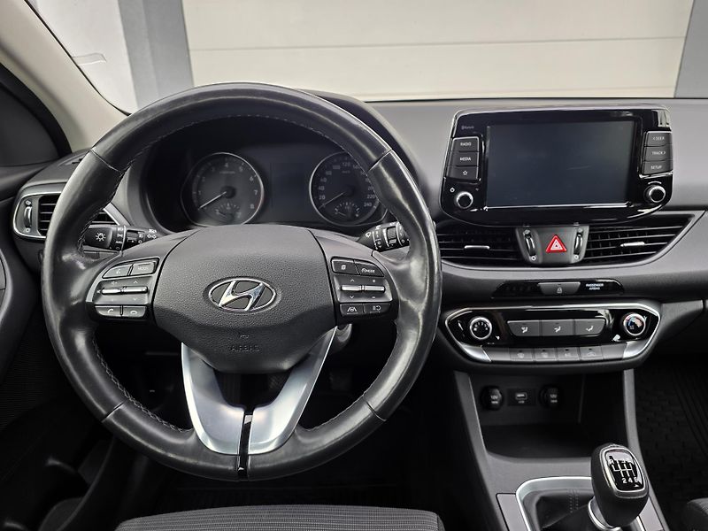Hyundai i30 (2023) 1.0T-GDi 88kW Comfort ČR NOVÉ - fotka 11 z 21