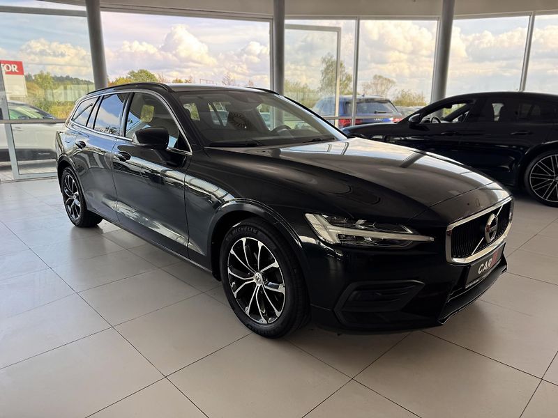Volvo V60 B4 AUT*145kW*KeyLess*Tažné - fotka 4 z 31