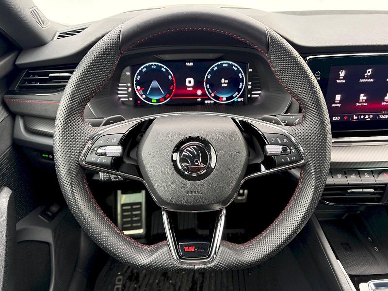 Škoda Octavia (2024) DSG 2.0 TSI / 180 kW /RS - fotka 16 z 33