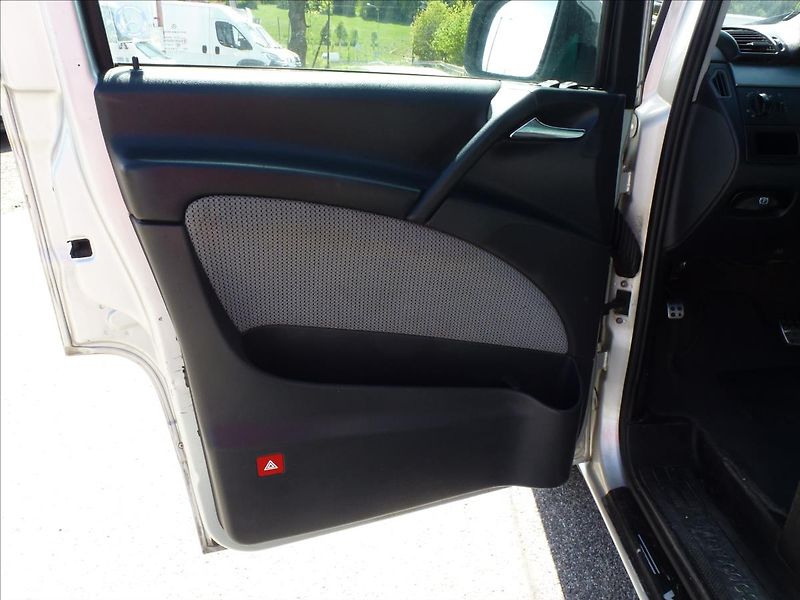 Mercedes-Benz Viano 2,2 DCi 5míst Automat  639 - fotka 15 z 48