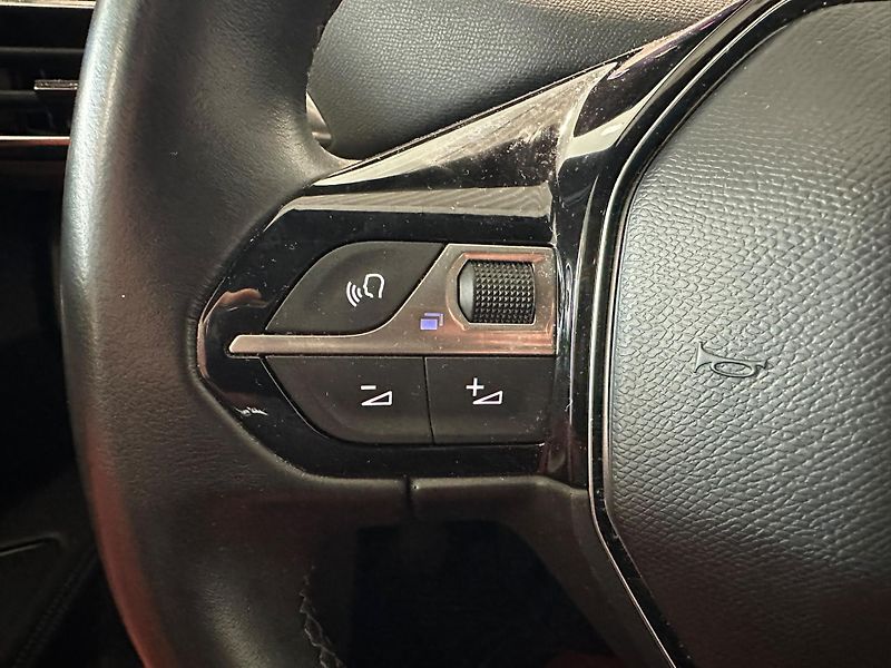 Peugeot 3008 (2023) 1.2PureTech,AllurePack130HP,ČR - fotka 16 z 20