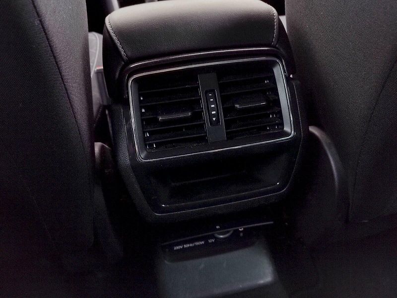 Škoda Karoq (2021) Ambition 2,0 Tdi 85 kw DSG - fotka 26 z 36