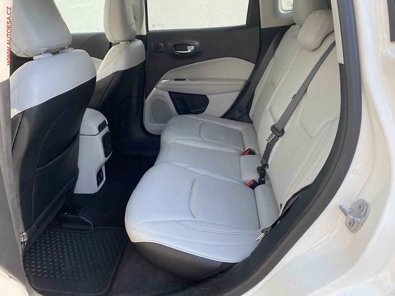 Jeep Compass (2018) 2.0MJT 4x4, ČR, Limited, AT - fotka 10 z 20