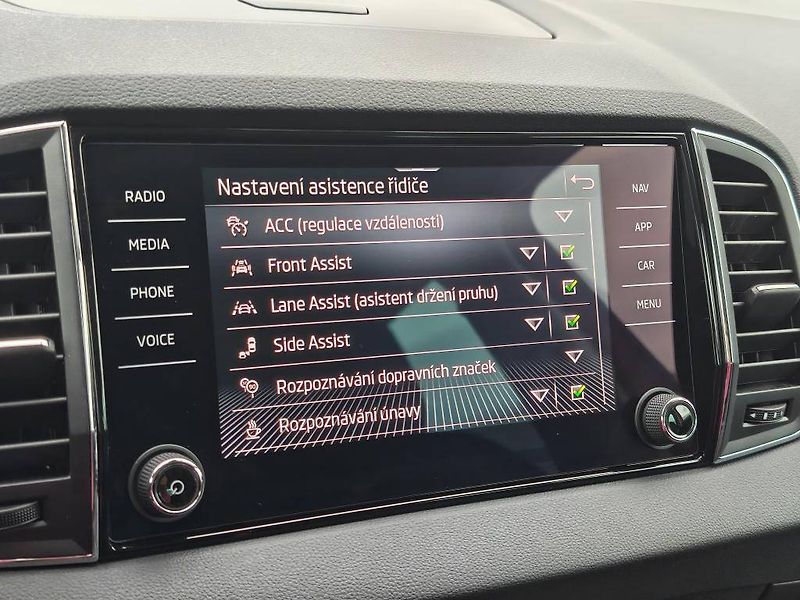 Škoda Karoq Style 7DSG 1,5TSI - fotka 19 z 26