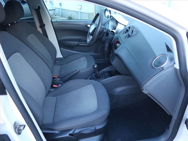 Seat Ibiza (2011) 1.6 TDI, Serv.kniha, po STK - fotka 9 z 14