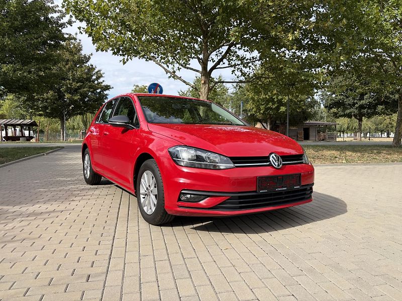 Volkswagen Golf 1.0 TSi Comfort - fotka 16 z 31