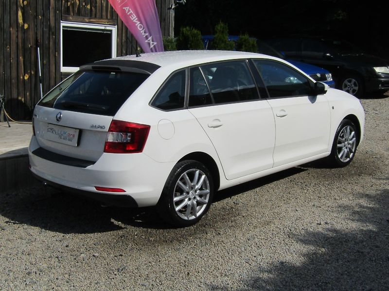Škoda Rapid (2015) 1.2 TSI 63kW - fotka 11 z 36