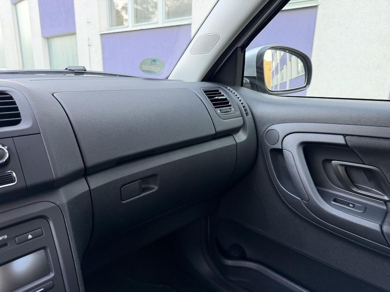 Škoda Fabia 1,2 TSI SERVIS.KN. - fotka 20 z 32