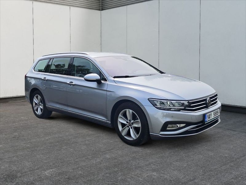 Volkswagen Passat 2,0 TDI Elegance - fotka 1 z 11