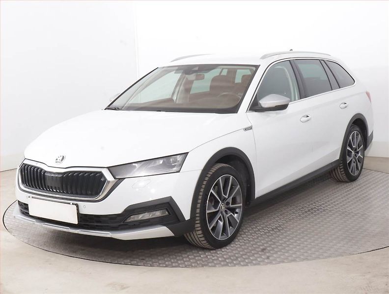 Škoda Octavia (2022) Scout 2.0 TDI - fotka 2 z 17