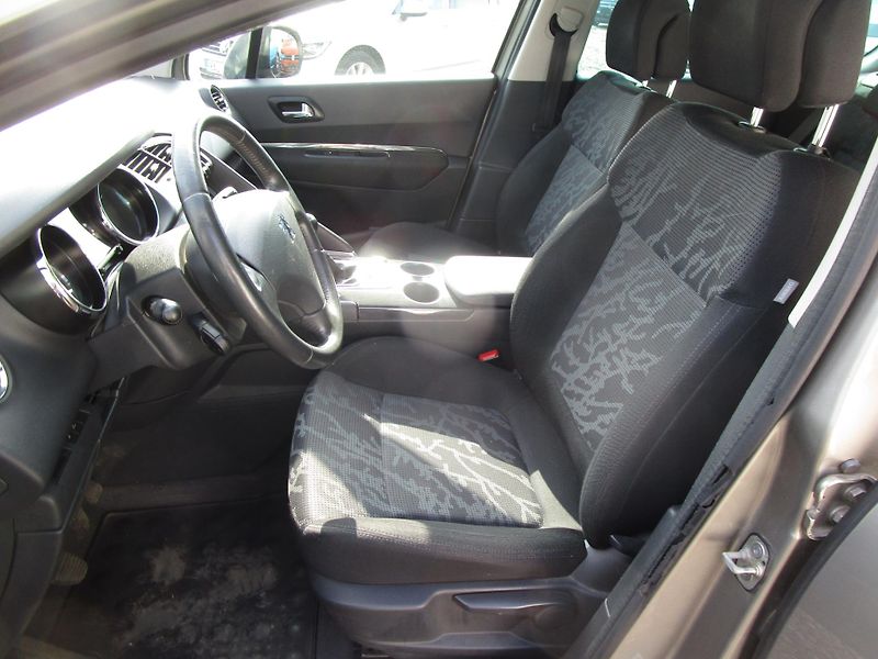 Peugeot 3008 1,6-115KW-NOVÉ KOTOUČE+BATERIE - fotka 8 z 15