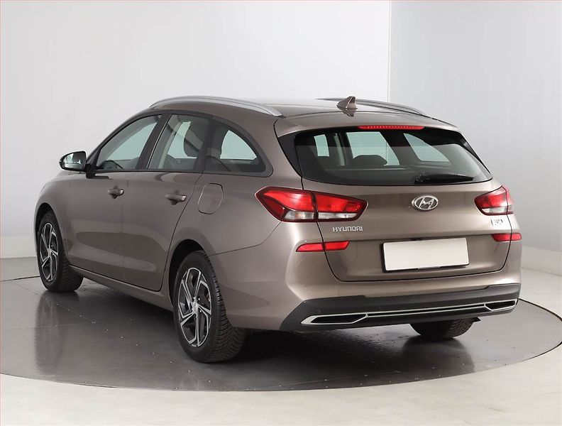 Hyundai i30 (2021) Comfort 1.6 CRDi, Serv.kniha - fotka 4 z 19