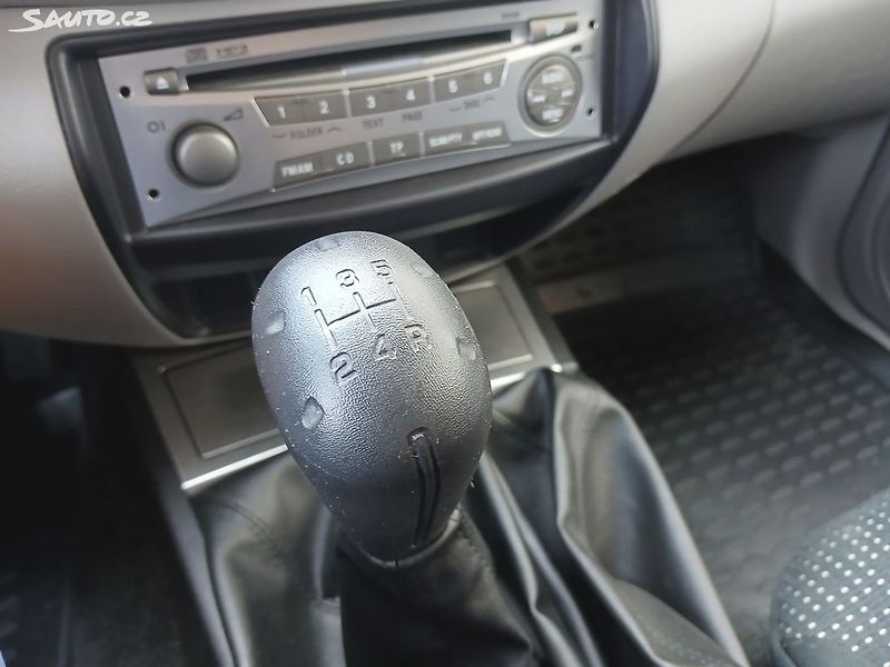 Mitsubishi L200 2,5 DI-D 131kW 4WD - fotka 16 z 28