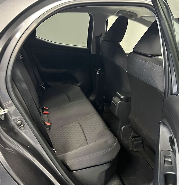 Toyota Yaris 1,5 Hybrid AT COMFORT STYLE TE - fotka 12 z 16