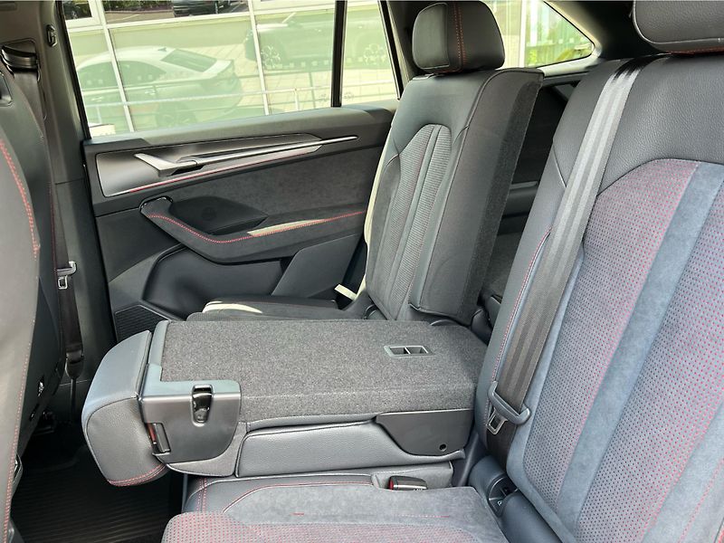 Škoda Kodiaq RS 2.0 TSi 195 kW DSG 4x4 7-mí - fotka 23 z 30
