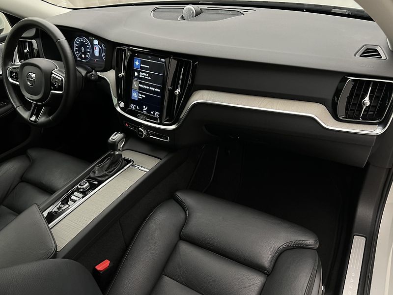 Volvo V60 T5 INSCRIPTION AUT - fotka 22 z 46