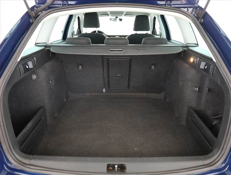 Škoda Octavia (2017) 1.6 TDI, Tempomat - fotka 13 z 14