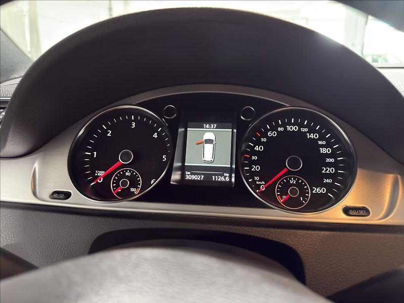Volkswagen Passat 2,0   TDI DSG HIGHLINE BIXEN - fotka 13 z 42
