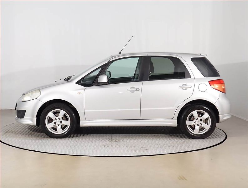 Suzuki SX4 (2012) 1.6 VVT, Serv.kniha - fotka 3 z 14