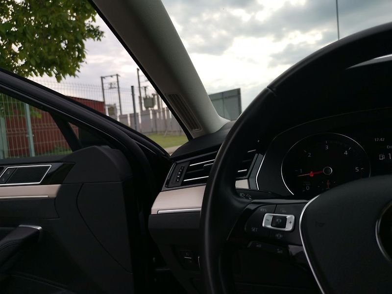 Volkswagen Passat HIGHLINE*110KW*LED*ALCANTARA* - fotka 54 z 85