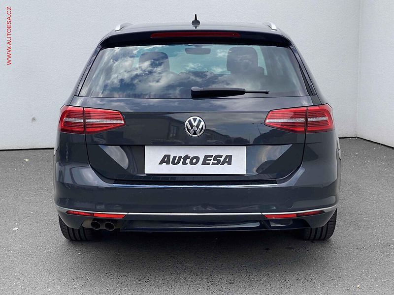 Volkswagen Passat (2016) 2.0 TDi, LED, panorama - fotka 5 z 17