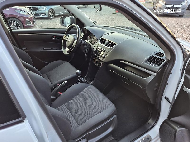 Suzuki Swift (2011) 1.2i 69KW 4x4 klima - fotka 33 z 52