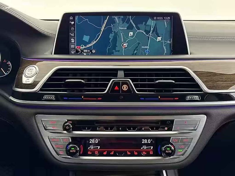 BMW Řada 7 740d xDrive, 320PS/ČR/ZÁRUKA ! - fotka 14 z 25