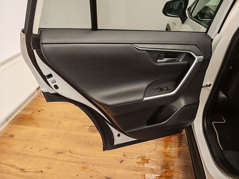 Toyota RAV4 Executiv, 4x4, Hybrid - fotka 21 z 43