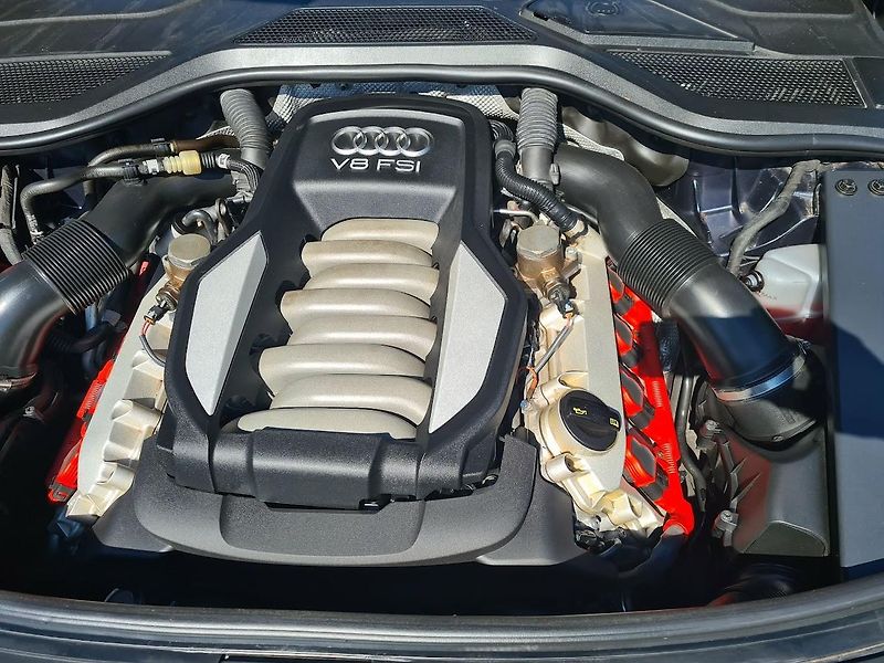 Audi A8 (2011) - fotka 9 z 15