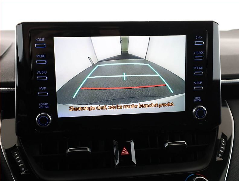 Toyota Corolla (2022) 1.8 Hybrid - fotka 19 z 21