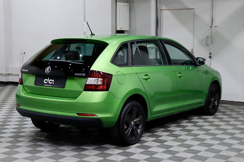 Škoda Rapid Spaceback 1.2 TSI 81 kW - fotka 6 z 26